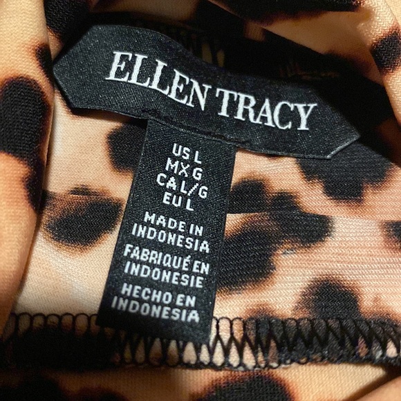 Ellen Tracy animal print lightweight, silky feel turtleneck top (L) EUC - Picture 3 of 12